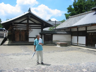 Koji-san Outside Nigatsut&ocirc;